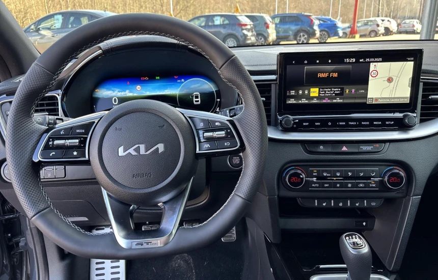 Kia Proceed 1,5T-GDI 6MT MY25 GT-LINE+TEC+AEB