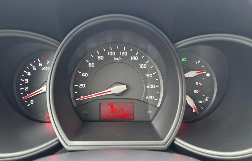 Kia Rio  1.2 DOHC 5MT M+ ACN