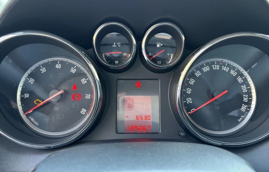 Opel Astra Rezerwacja/ 1.6 Essentia