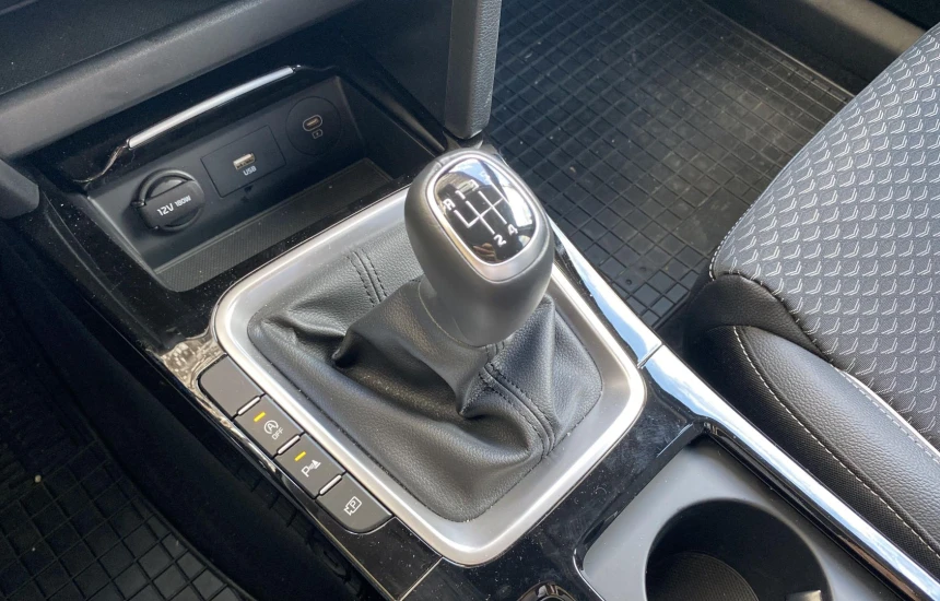 Kia XCeed 1,5T-GDI 6MT MY23 L
