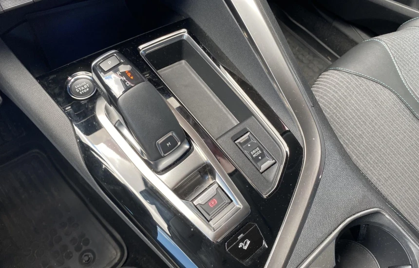 Peugeot 3008 Rezerwacja/ 1.2 PureTech Allure