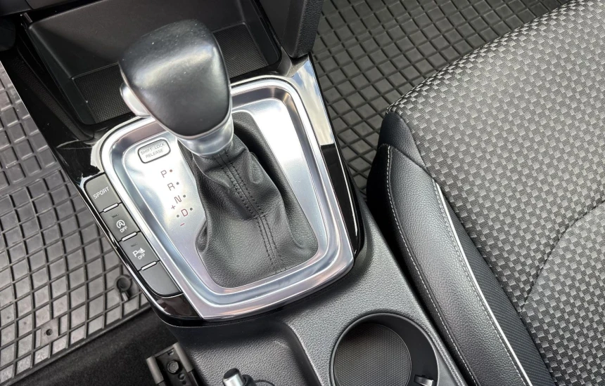 Kia Ceed SW 1,4T-GDI 7DCT L+BL+JBL+WIN