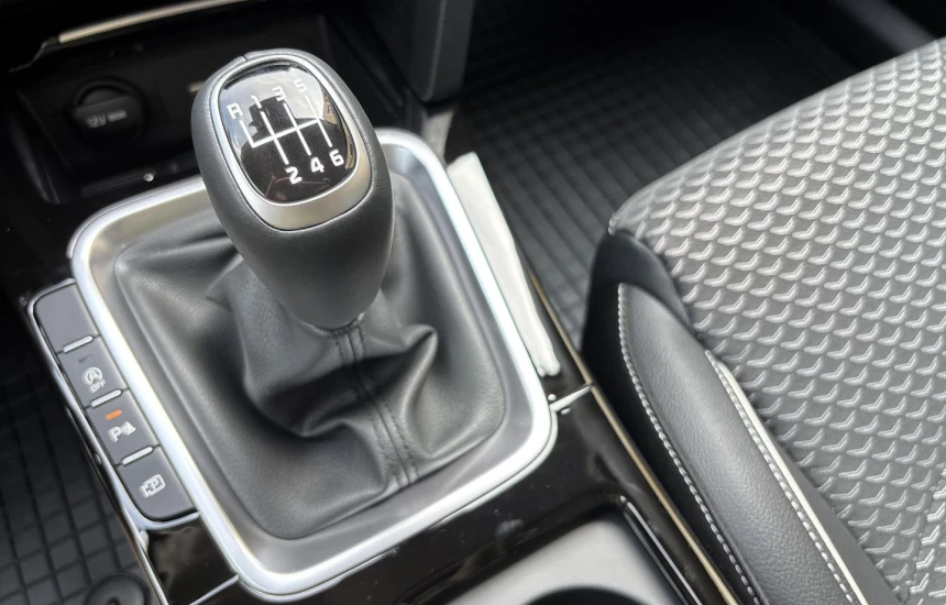 Kia Ceed 1,5T-GDI 6MT MY25 TRIBUTE