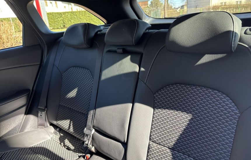 Kia Ceed SW 1,5T-GDI 6MT MY25 TRIBUTE