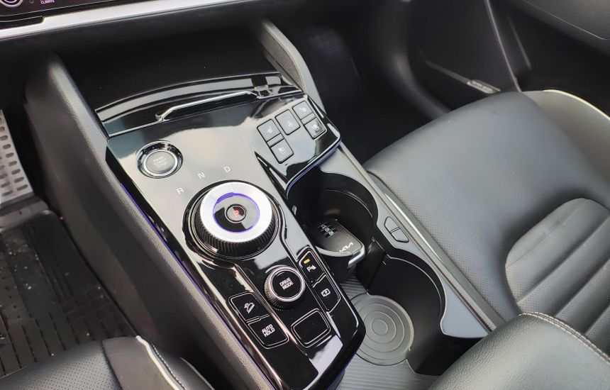 Kia Sportage 1,6T-GDI 6AT FWD HEV MY22 GT-LINE+2TR+LTH+HAR+PNS+SUS+AE+