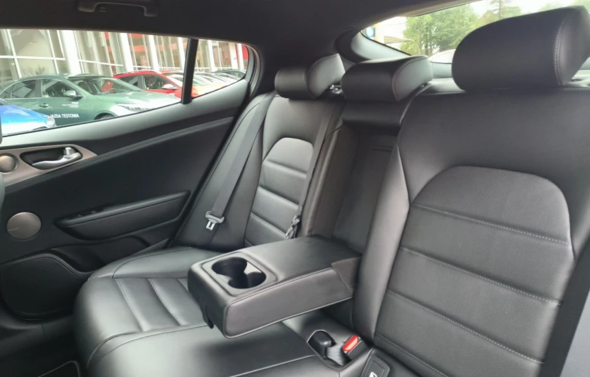 Kia Stinger Rezerwacja 