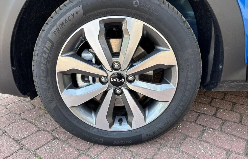 Kia Stonic  STONIC 1.2MPi 5MT MY25 L+BL