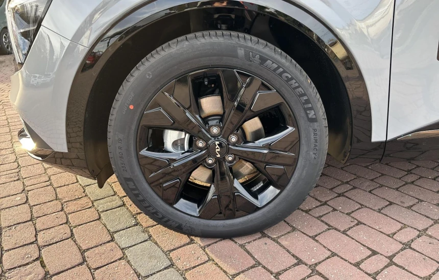 Kia Sportage 1,6T-GDI 7DCT FWD MY25 ANNIVERSARY+PNS+AEB