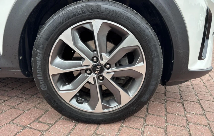 Kia Stonic  REZERWACJA!!/1.4MPI 6MT L+STY+2TR