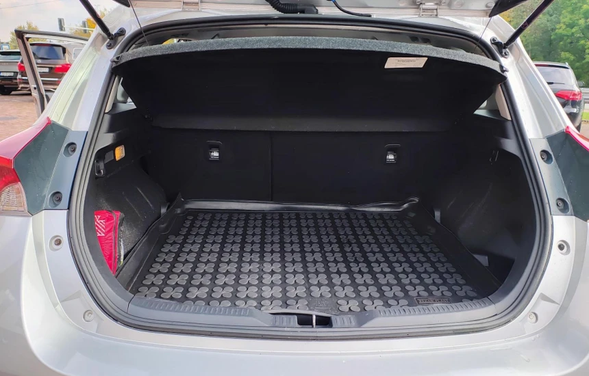 Toyota Auris REZERWACJA/ 1.8 Premium