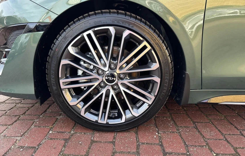 Kia Proceed 1,5T-GDI 7DCT MY25 GT-LINE+TEC+AEB+A18