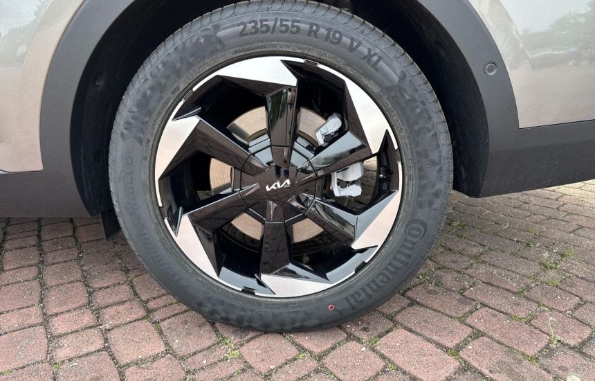 Kia Sorento 1.6T HEV MY25 6AT 4WD 7S PRESTIGE LINE+MIR+PNS AWD 215KM!!