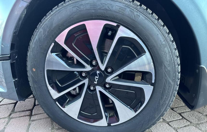 Kia Ceed SW 1,5T-GDI 6MT MY25 TRIBUTE