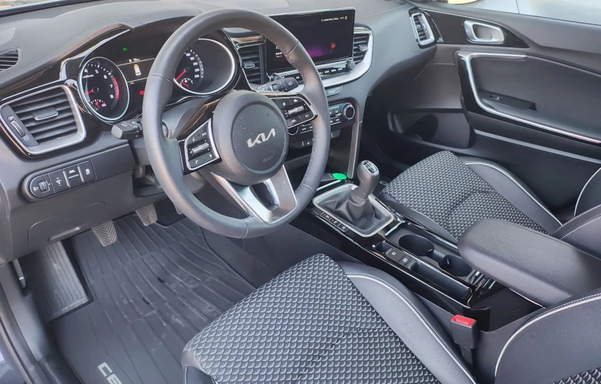Kia Ceed SW 1.5 T-GDI Tribute