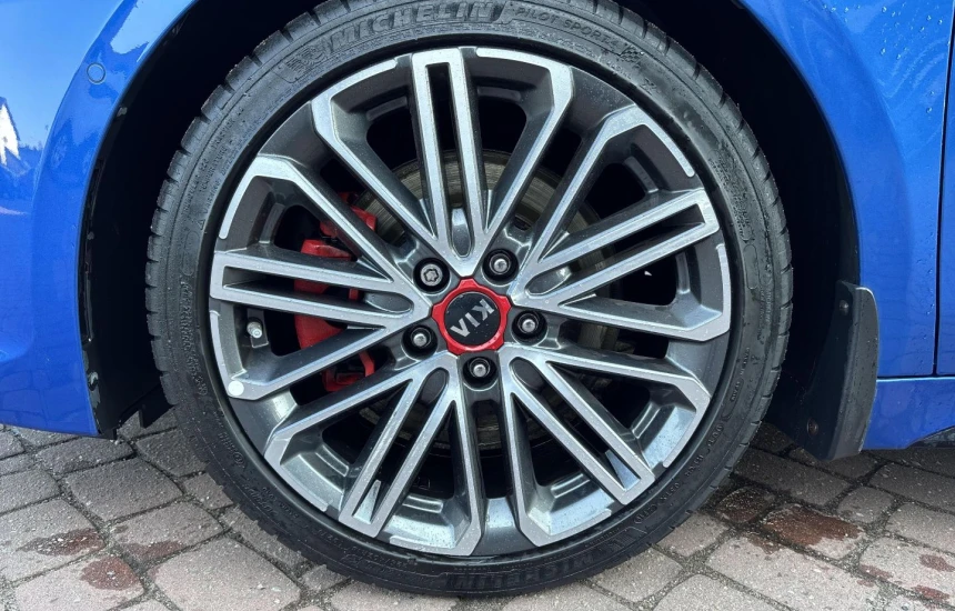 Kia Proceed _SBK 1,6T-GDI 7DCT GT+WIN+AEB+NAV+PNS