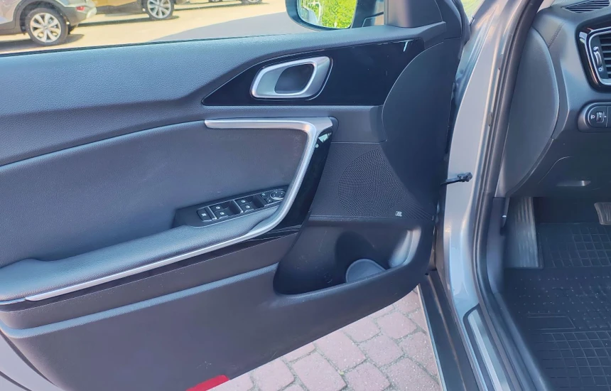Kia XCeed 1.5 T-GDI  DCT Business Line + AEB