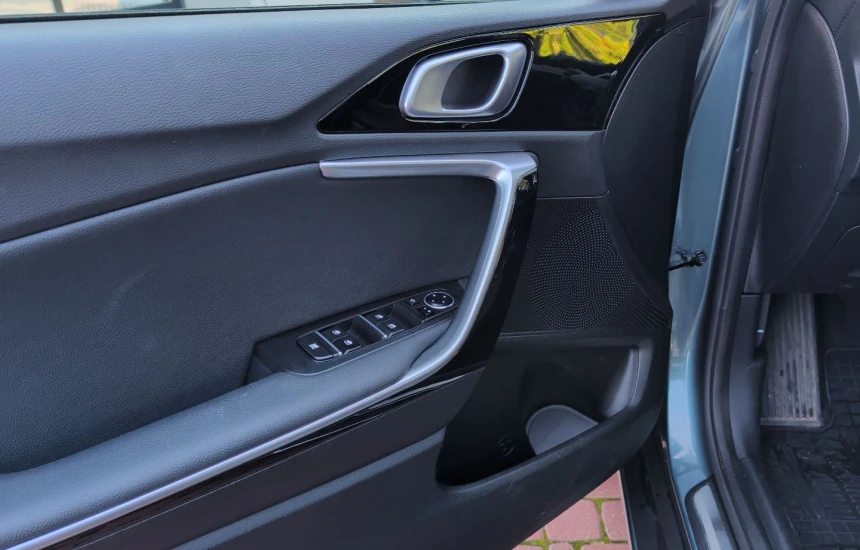 Kia XCeed 1,5T-GDI 7DCT MY25 L+AEB+Panorama