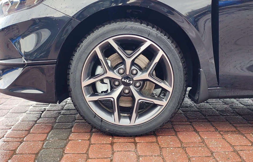 Kia Ceed SW 1.5T- GDI 6MT TRIBUTE+17''