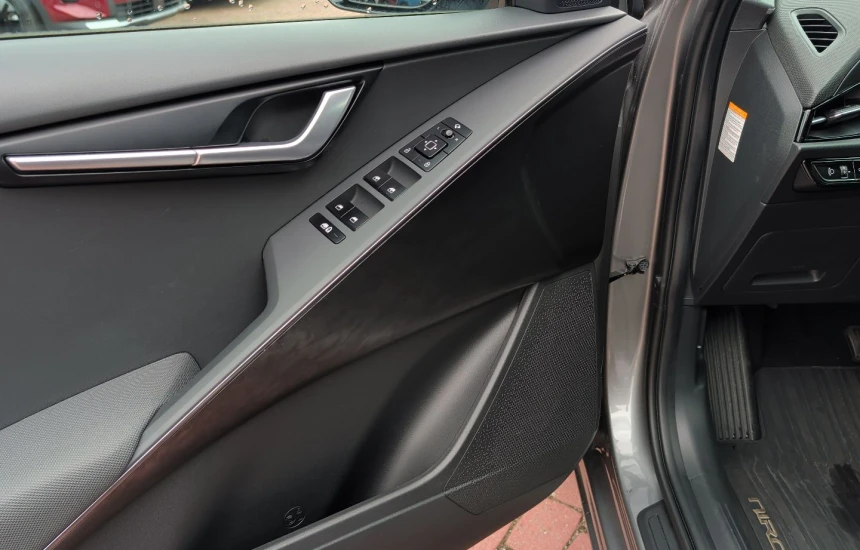 Kia Niro 1.6 GDI MY23 BUSINESS LINE_HEV