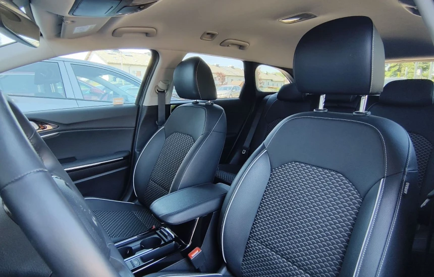 Kia Ceed SW 1.5 T-GDI Tribute