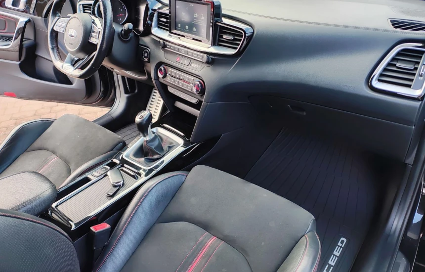 Kia Ceed GT 1,6T 204KM GT + WIN