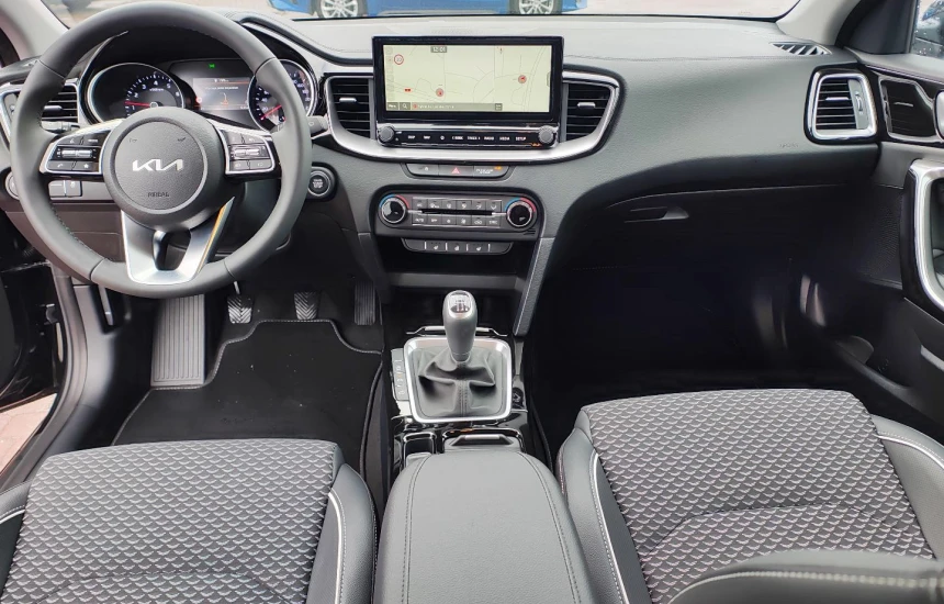 Kia Ceed SW 1.5T- GDI 6MT TRIBUTE+17''