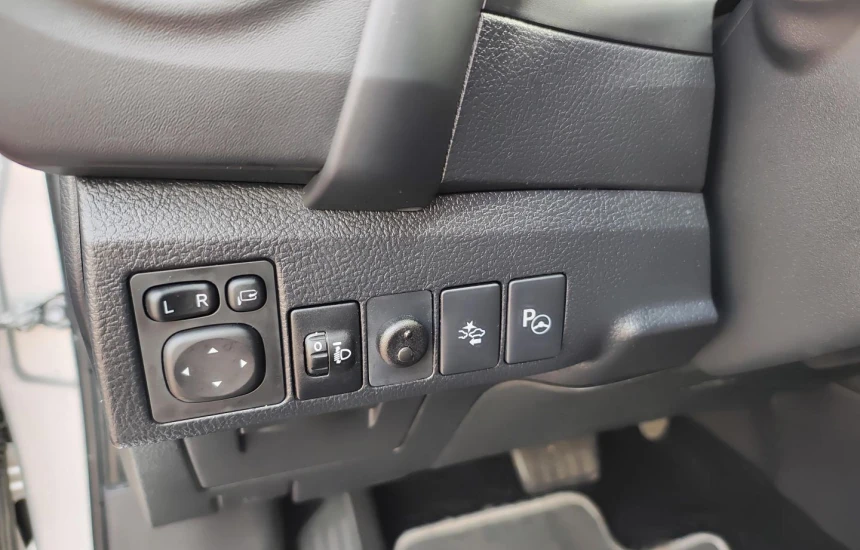 Toyota Auris REZERWACJA/ 1.8 Premium