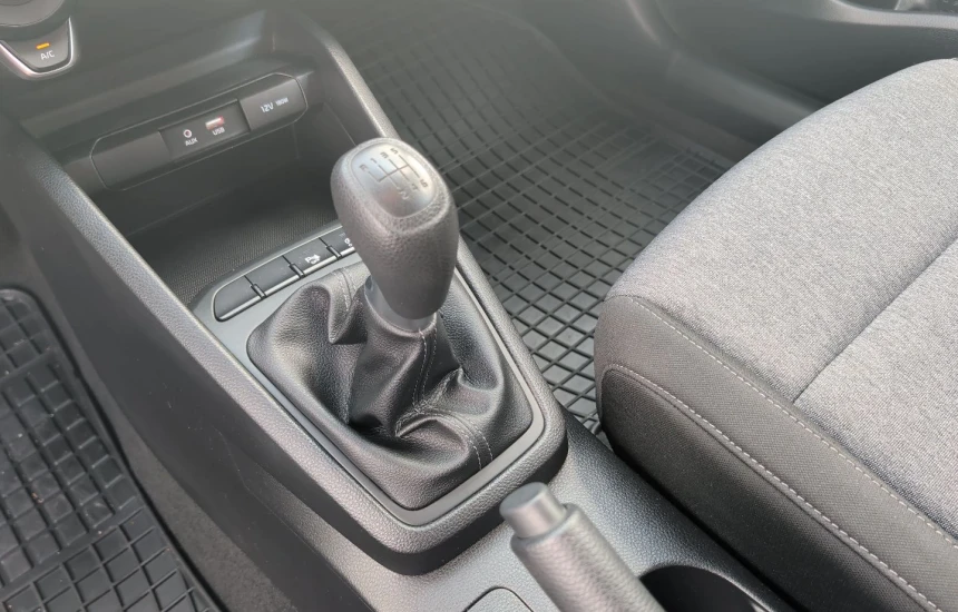 Kia Stonic 1.4 6MT M+FUN