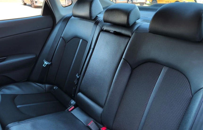 Kia Optima 1.7 CRDi L + NAV sedan