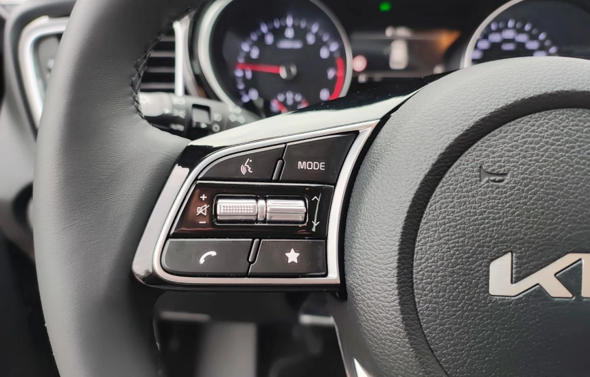 Kia Ceed SW 1.5T- GDI 6MT TRIBUTE+17''