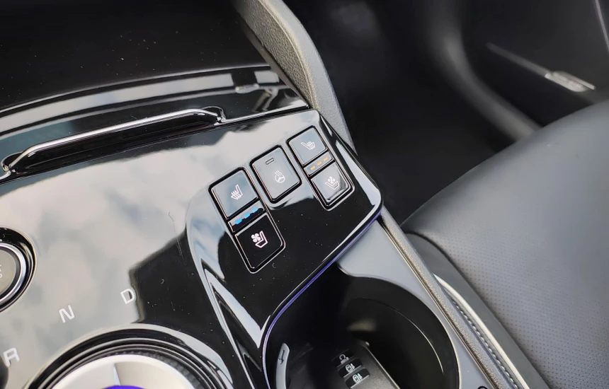 Kia Sportage 1,6T-GDI 6AT FWD HEV MY22 GT-LINE+2TR+LTH+HAR+PNS+SUS+AE+