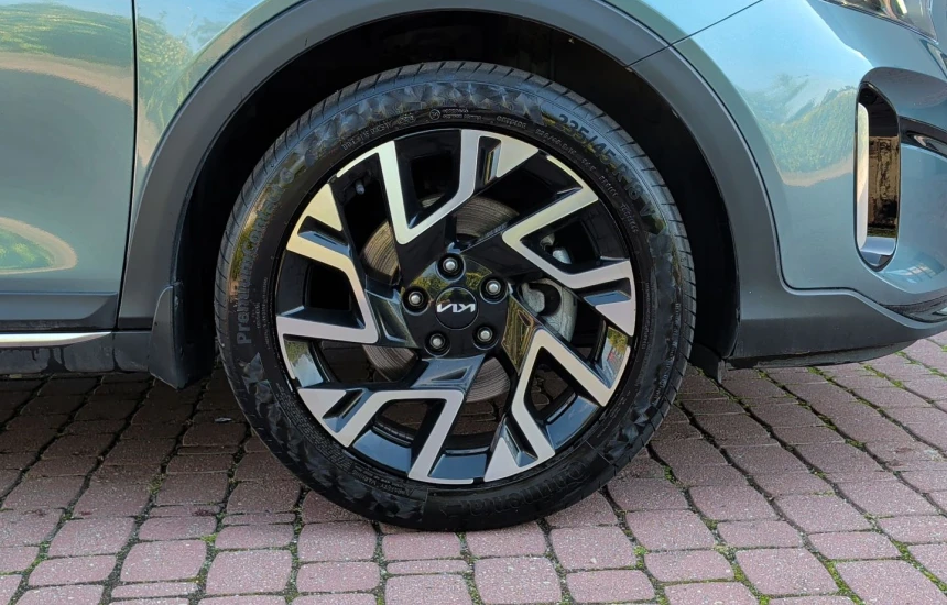 Kia XCeed 1,5T-GDI 7DCT MY25 L+AEB+Panorama