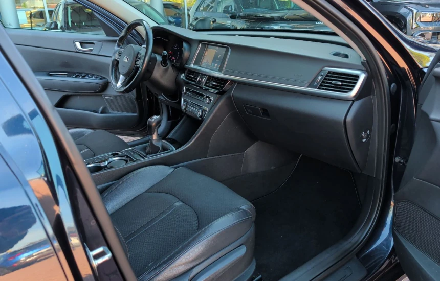 Kia Optima 1.7 CRDi L + NAV sedan
