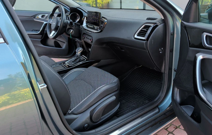 Kia XCeed 1,5T-GDI 7DCT MY25 L+AEB+Panorama