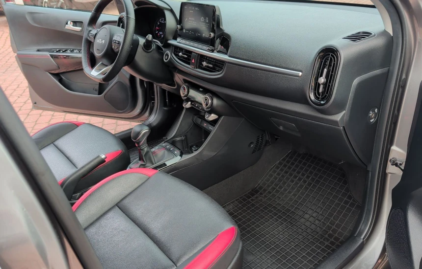 Kia Picanto 1.2 GT Line AMT + AEB