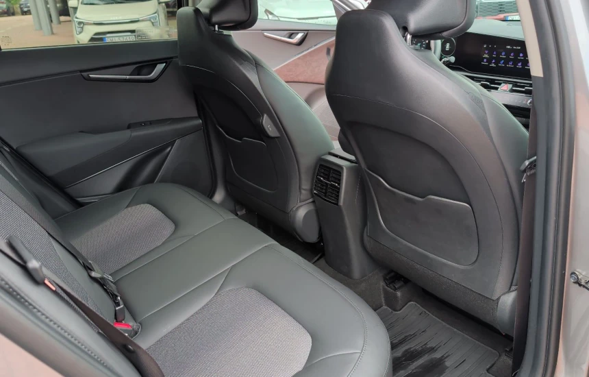 Kia Niro 1.6 GDI MY23 BUSINESS LINE_HEV