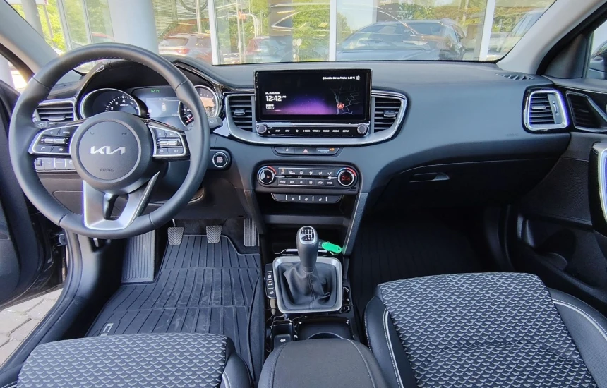 Kia Ceed SW 1.5 T-GDI Tribute
