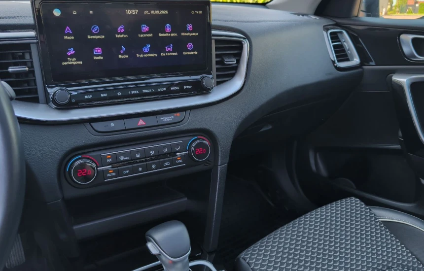 Kia XCeed 1,5T-GDI 7DCT MY25 L+AEB+Panorama