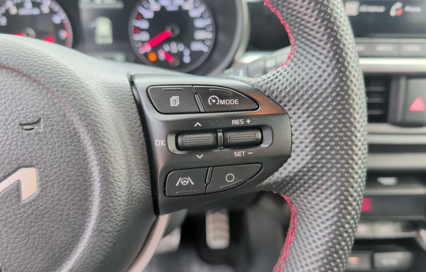 Kia Picanto 1.2 GT Line AMT + AEB