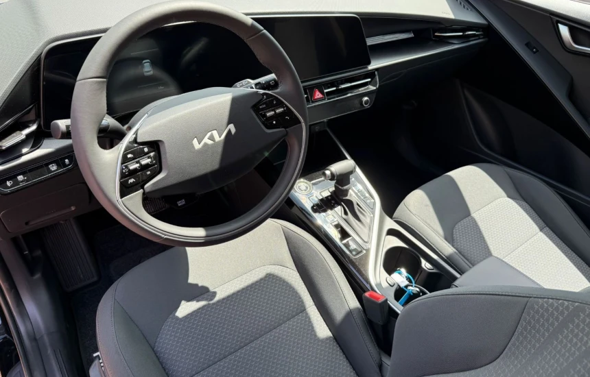 Kia Niro 1.6 129KM HEV Wersja M+Pakiet zimowy 