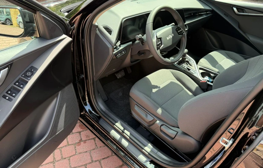 Kia Niro 1.6 129KM HEV Wersja M+Pakiet zimowy 